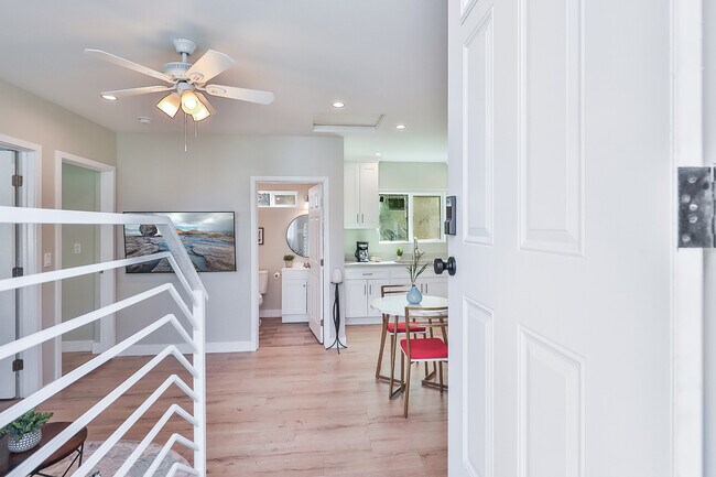 Foto del edificio - 14632 Chatsworth St