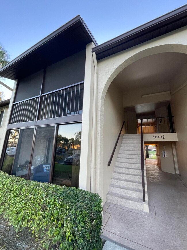 Building Photo - 610 Sea Pine Way