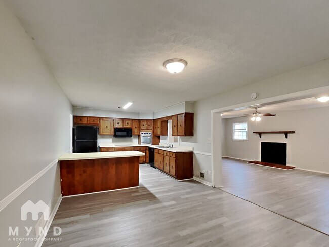Building Photo - 1687 Coronet Dr