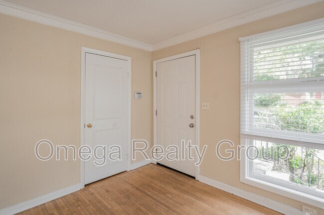 Building Photo - 108 Elder St