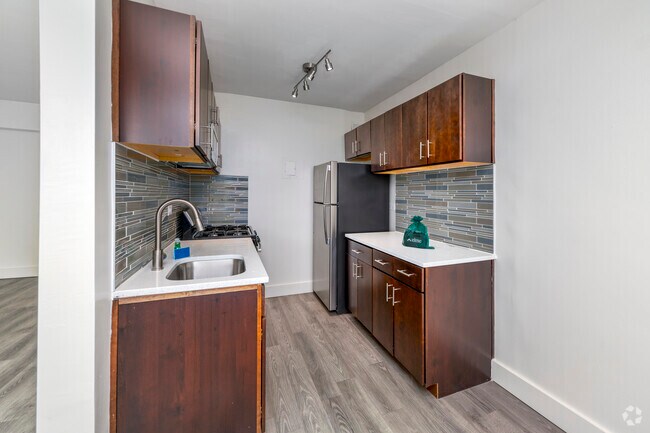 1 habitación, 1 baño – 622 pies cuadrados - Cocina - 3801 Connecticut Avenue