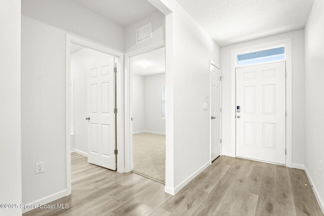 Building Photo - 542 Hamy St