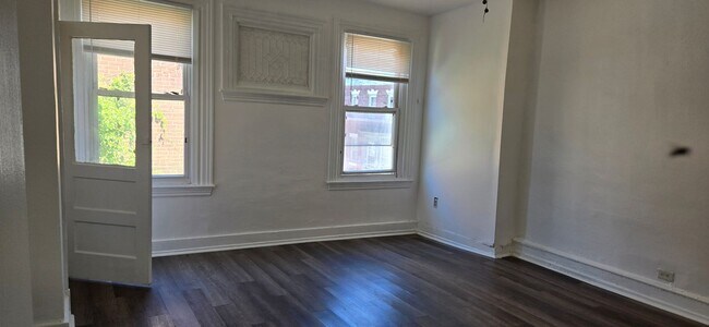 Building Photo - 3225 W Susquehanna Ave