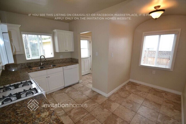 Foto del edificio - 1855 W 68th St