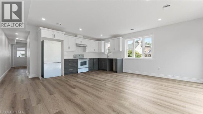 Building Photo - 24A BALFOUR Street Unit# Main