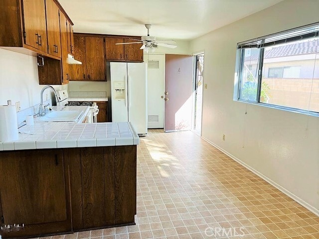 Building Photo - 2204 Orange Grove Ave