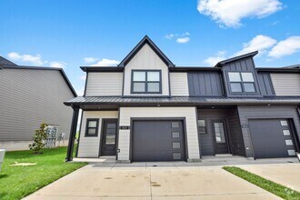 Building Photo - 501 Jonathan Wade Cir
