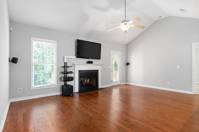 Building Photo - 3519 Oak Creek Dr