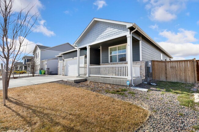 Foto del edificio - Modern 4-Bedroom Ranch Home with Mountain Views and 3-Car Garage