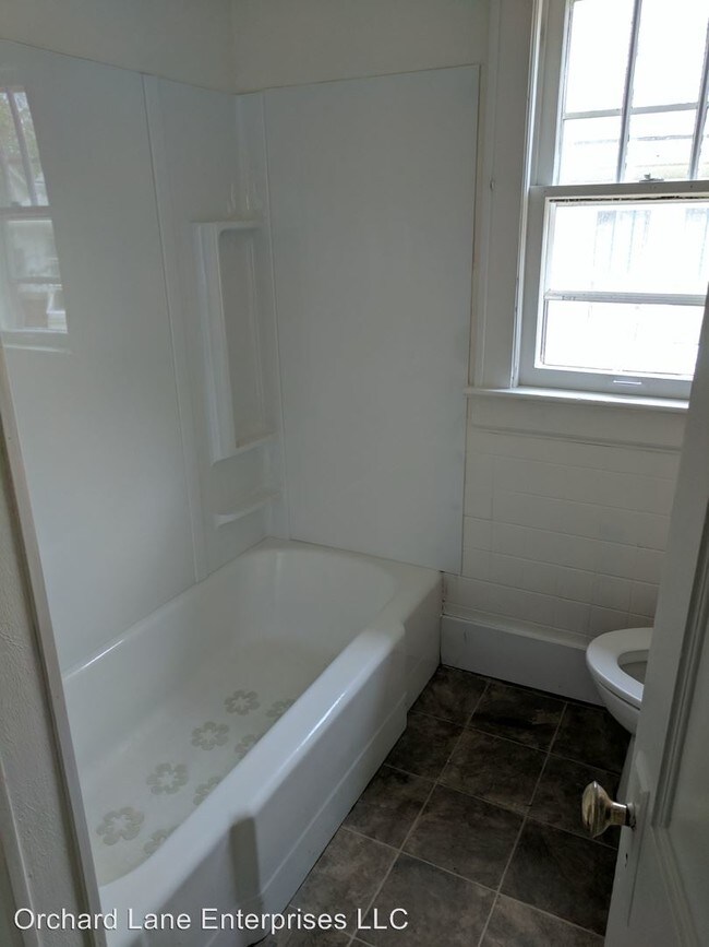 Building Photo - 2 br, 1 bath House - 455 Allenford St