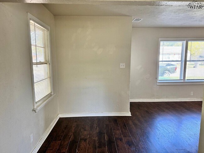 Foto del edificio - 1627 Oceola Ave