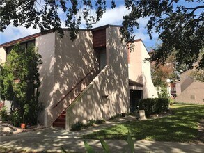 Building Photo - 4559 Lakeway Dr