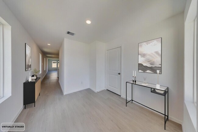 Foto del edificio - 3069 Fantasy Ter Dr