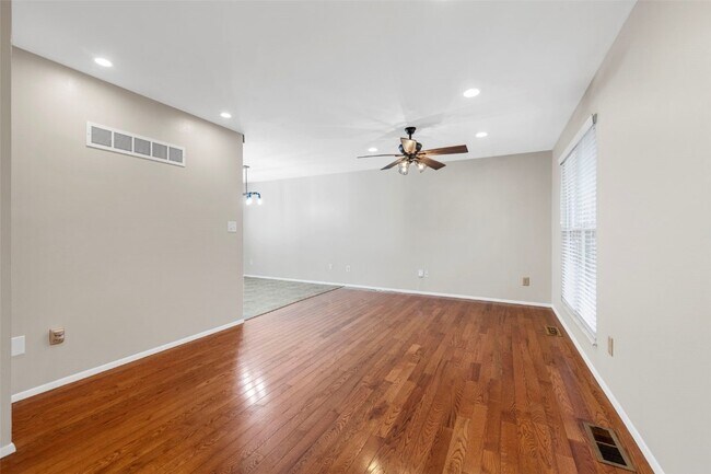 Building Photo - 818 Reinke Rd