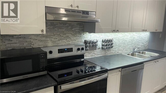 Photo du bâtiment - 468 Main St E