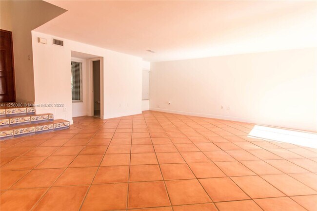 Building Photo - 7523 SW 109th Ave