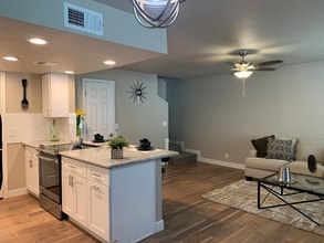 Building Photo - 4710 E Portland St