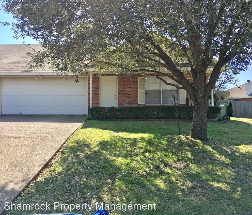 Primary Photo - 2 br, 2 bath House - 713 Park Meadows