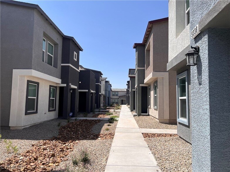 Foto principal - 9338 Soothing Sea St