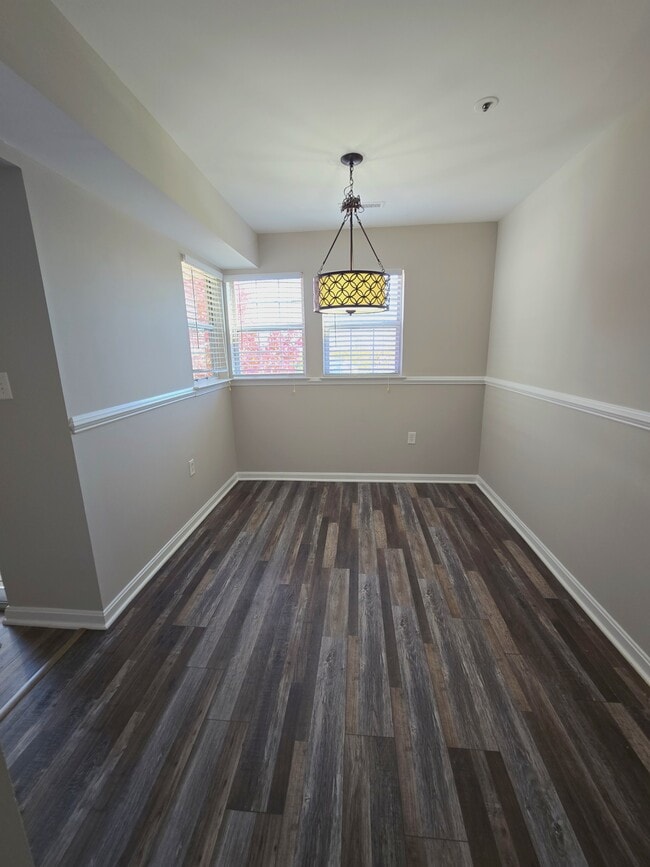 Foto del edificio - 8388 Montgomery Run Rd