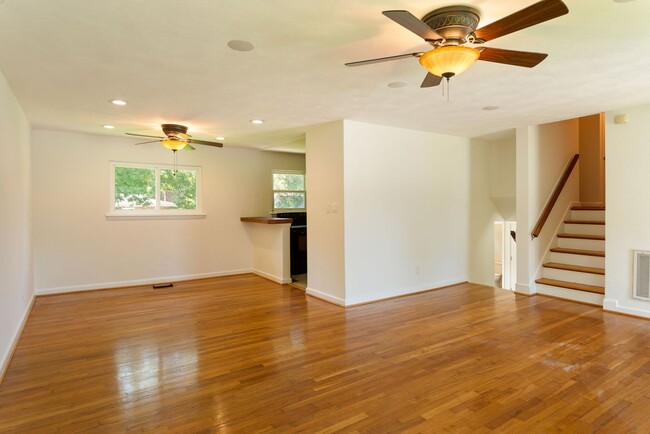 Foto del edificio - 517 Sweeney Road