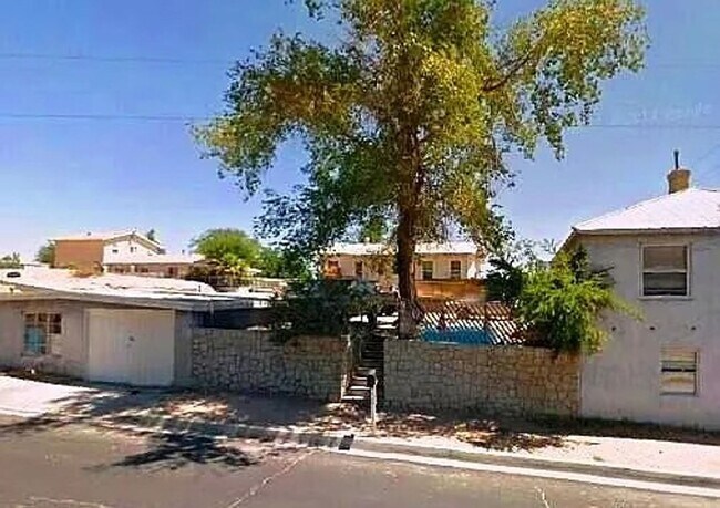 Foto del edificio - 16726-Forrest-Ave