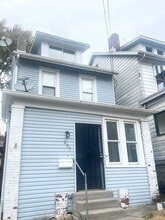 Building Photo - 207 Wilbur St