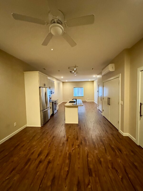 Foto del edificio - 411 S McEwan St