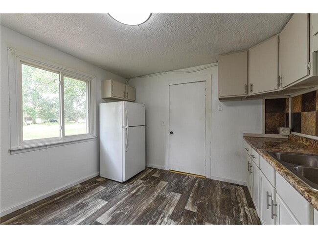 Building Photo - 216 5th St SW