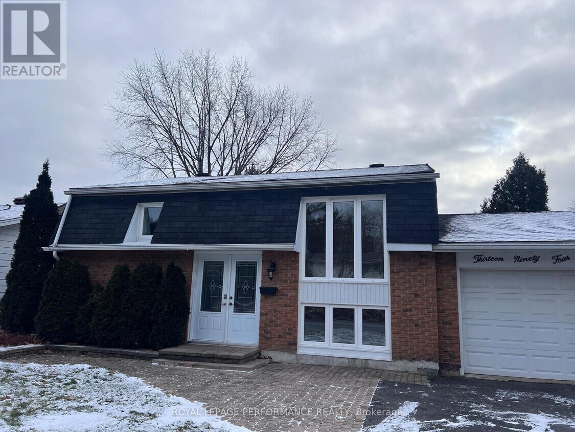 Primary Photo - 1394 Plumber Ave