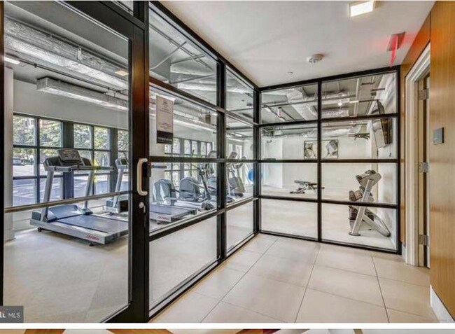 Foto del edificio - 1411 Key Blvd