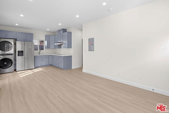 Building Photo - 2445 Harwood St