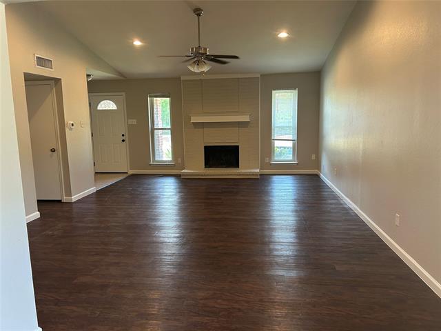 Foto del edificio - 2424 Oak Grove Dr