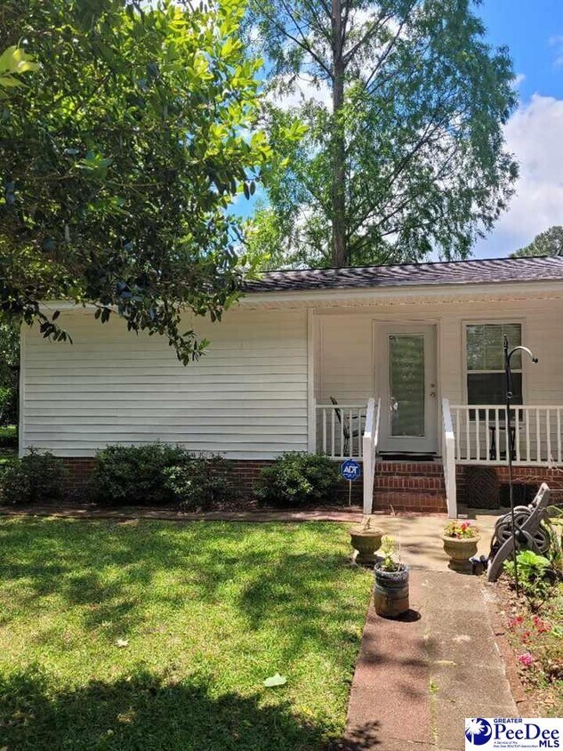 Foto principal - 1126 State Rd S-21-1471