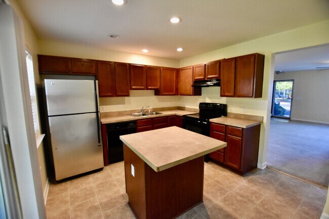Foto del edificio - 3 bedroom 2.5 bath townhome