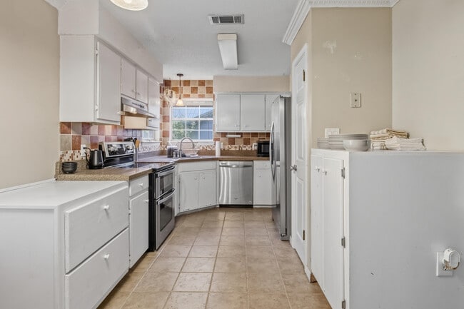 Building Photo - 3014 Windsor Cir