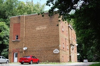 Building Photo - 183 Woodmont Ave