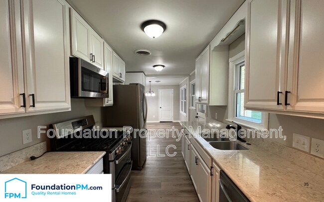 Building Photo - 4485 Dunn Ave
