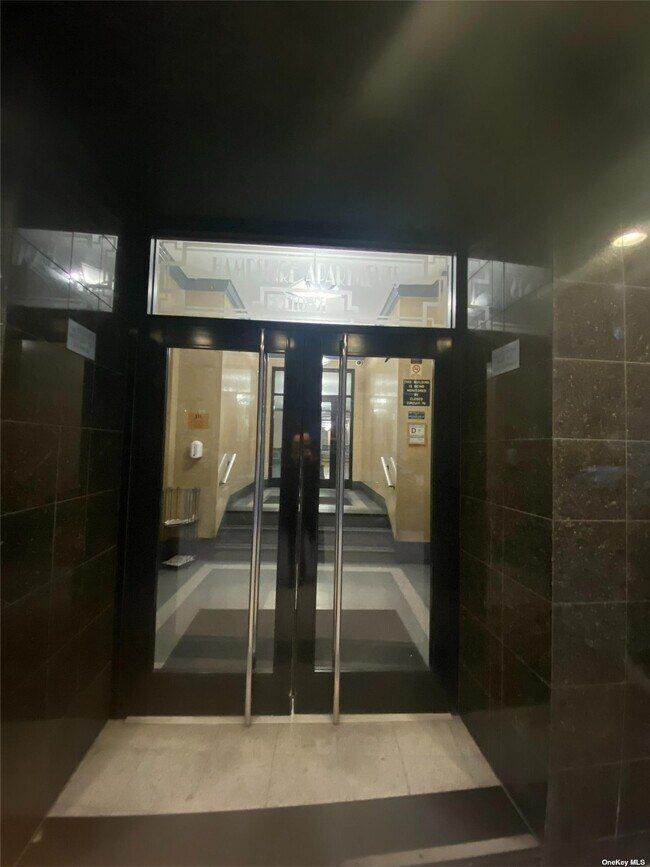 Foto del edificio - 110-31 73rd Rd