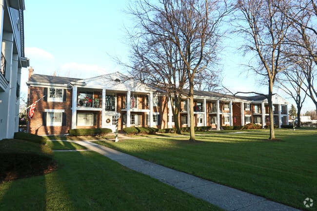 Building Photo - Bella Vista Manor
