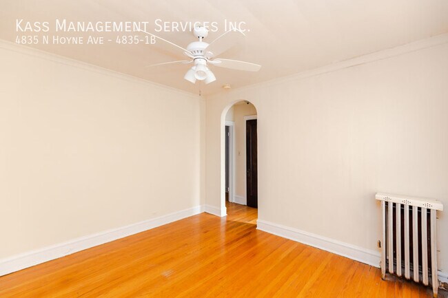 Foto del edificio - 4835 N Hoyne Ave