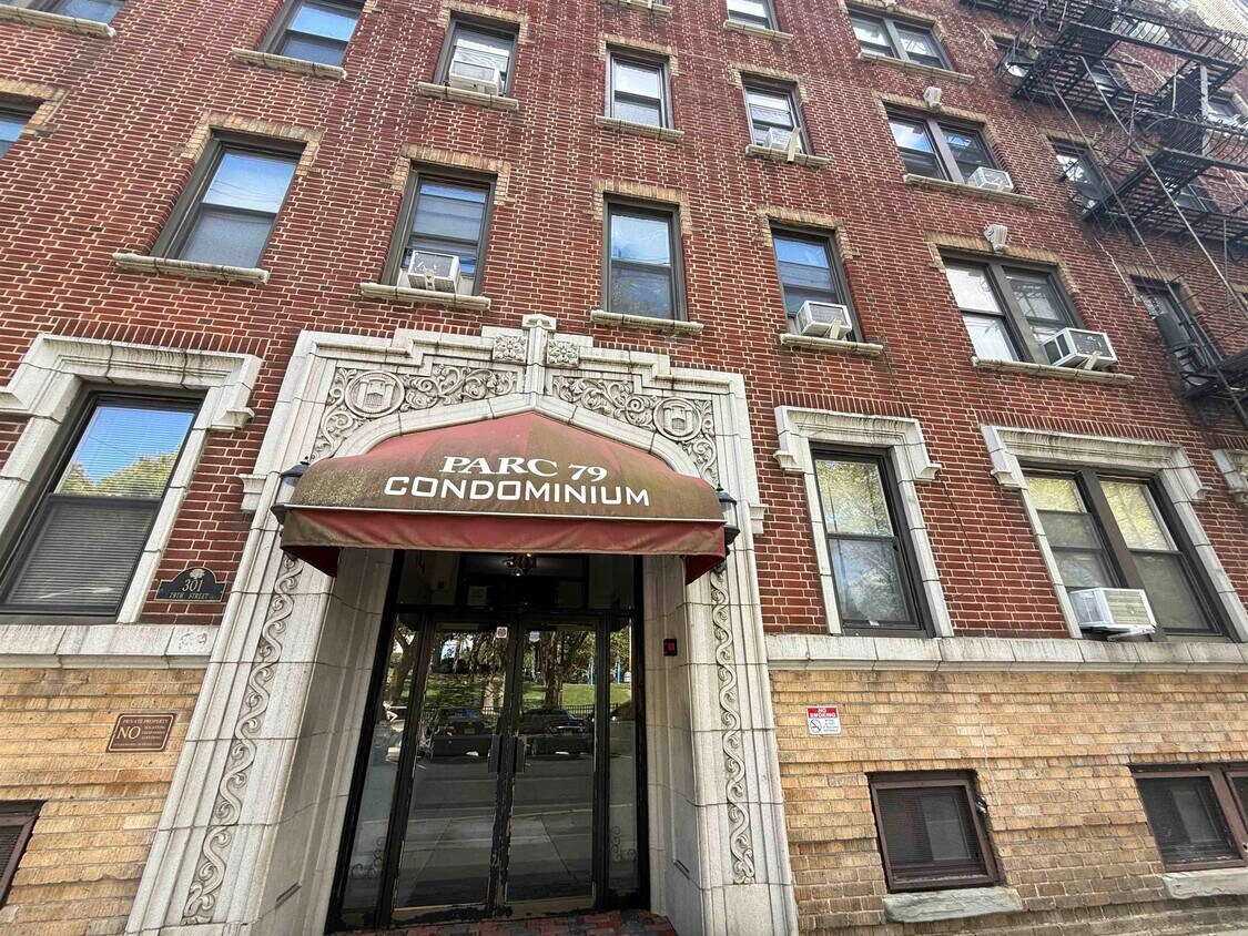Foto principal - 301 79th St
