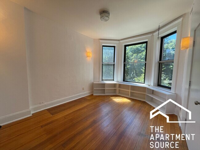 Foto del edificio - 2908 W Dickens Ave