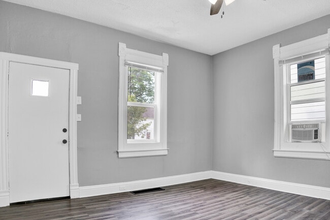 Building Photo - 610 Bristow St