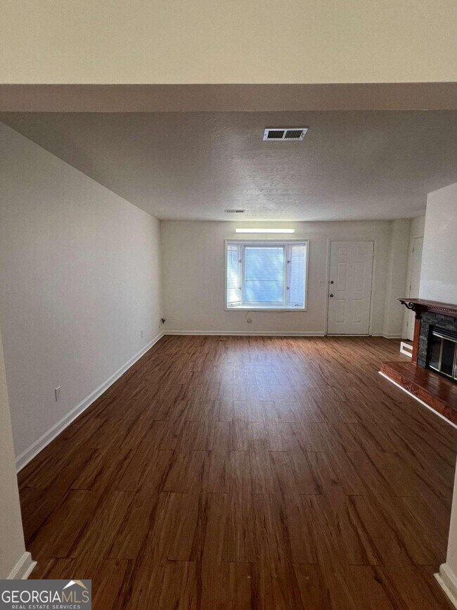 112 Ferry Rd, Roswell, GA 30076 Townhome Rentals in Roswell