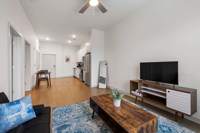 Building Photo - 633 E Main St