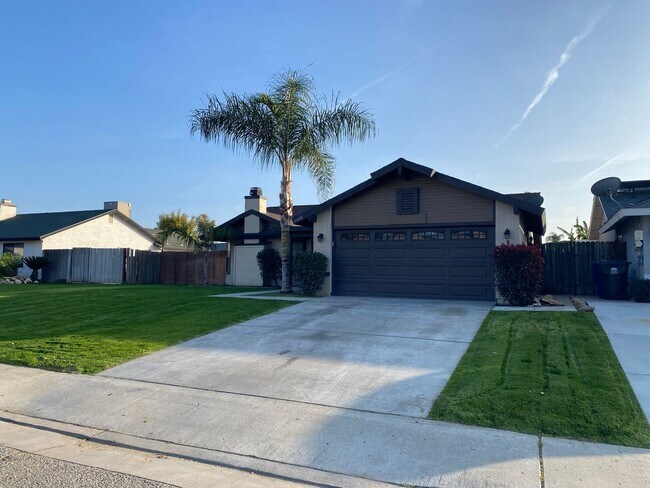 Building Photo - Newley Remodeled SW home featuring 3 BD 2 BA with large back yard