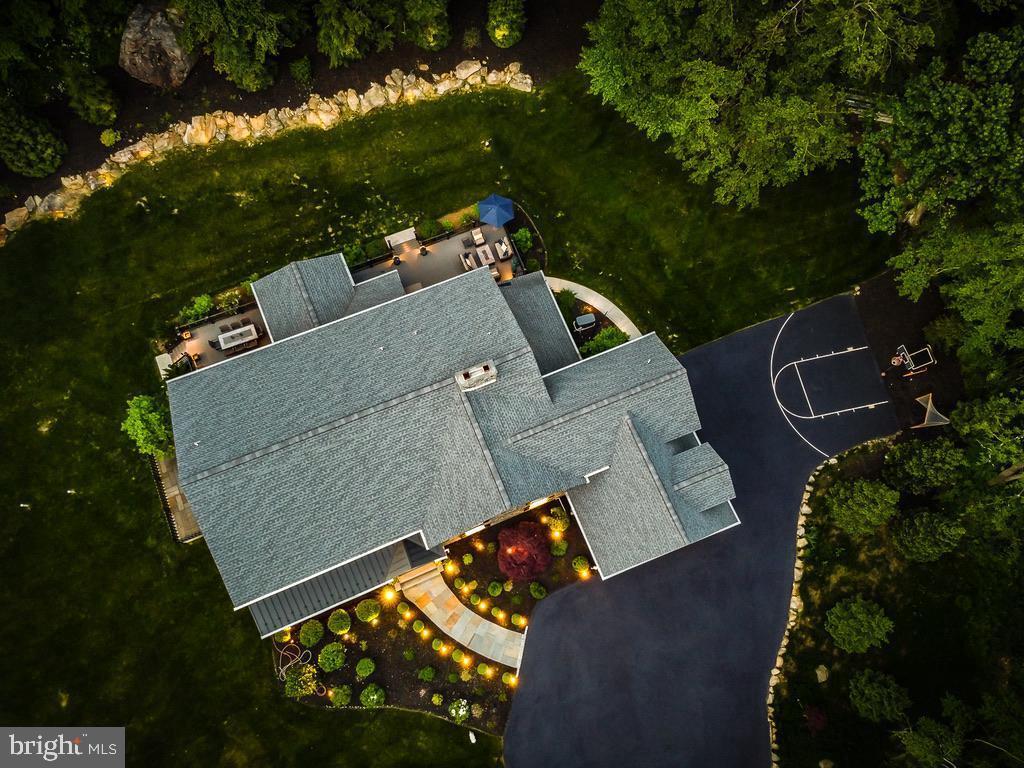 Primary Photo - 1685 Valley Rd