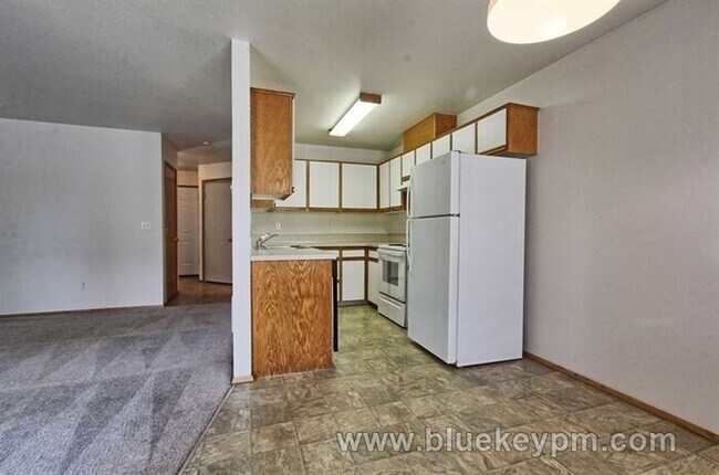 Foto del edificio - Unit #2 -- 3 Bed, 1.5 Bath Townhome at Willows Edge in Battle Ground