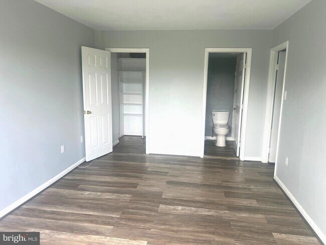 Building Photo - 8830 Piney Branch Road Unit 903